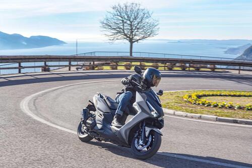 Sportivo, pratico e tecnologico, ecco il nuovo Kymco KRV200 [GALLERY] (8)