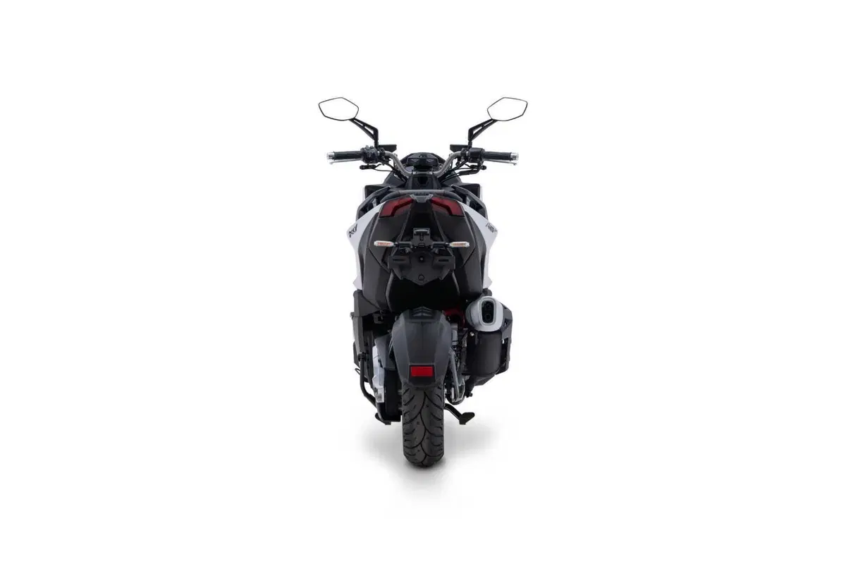Sportivo, pratico e tecnologico, ecco il nuovo Kymco KRV200 [GALLERY] (31)