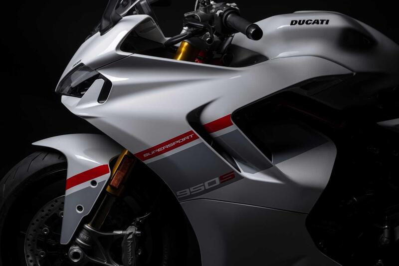 Ducati presenta la nuova livrea Stripe Livery per la SuperSport 950 S