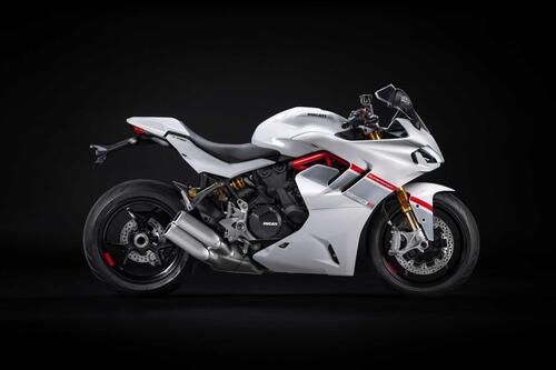 Ducati presenta la nuova livrea Stripe Livery per la SuperSport 950 S (3)