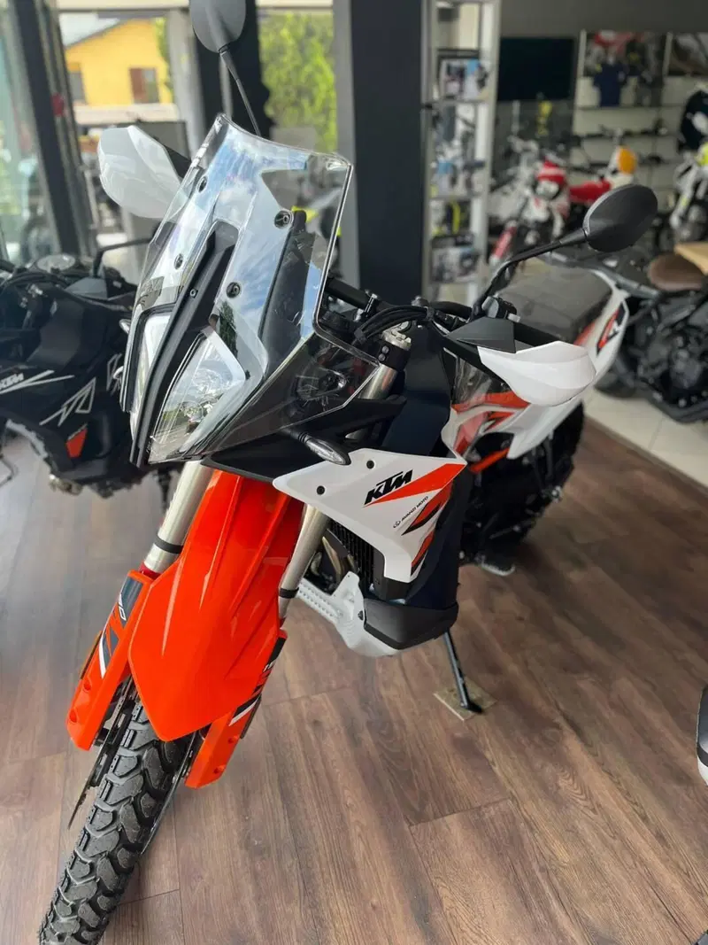 KTM 890 Adventure R (2023 - 24) (4)