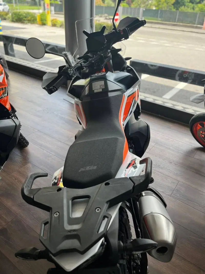 KTM 890 Adventure R (2023 - 24) (5)