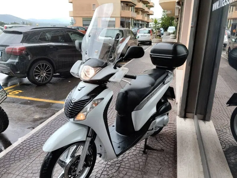 Honda SH 150i (2009 - 12) (5)
