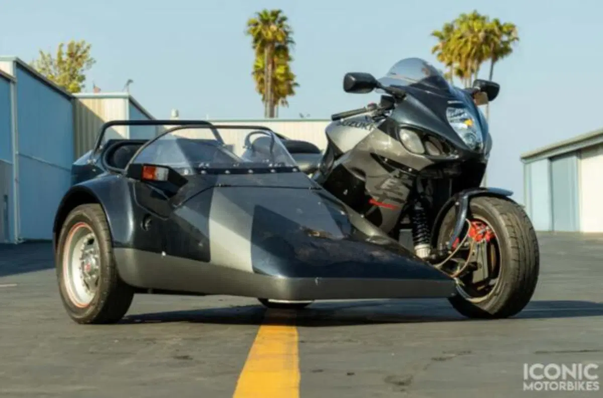 E voi l'avete mai vista una Suzuki Hayabusa sidecar? In questo container c'&egrave; di tutto [VIDEO]