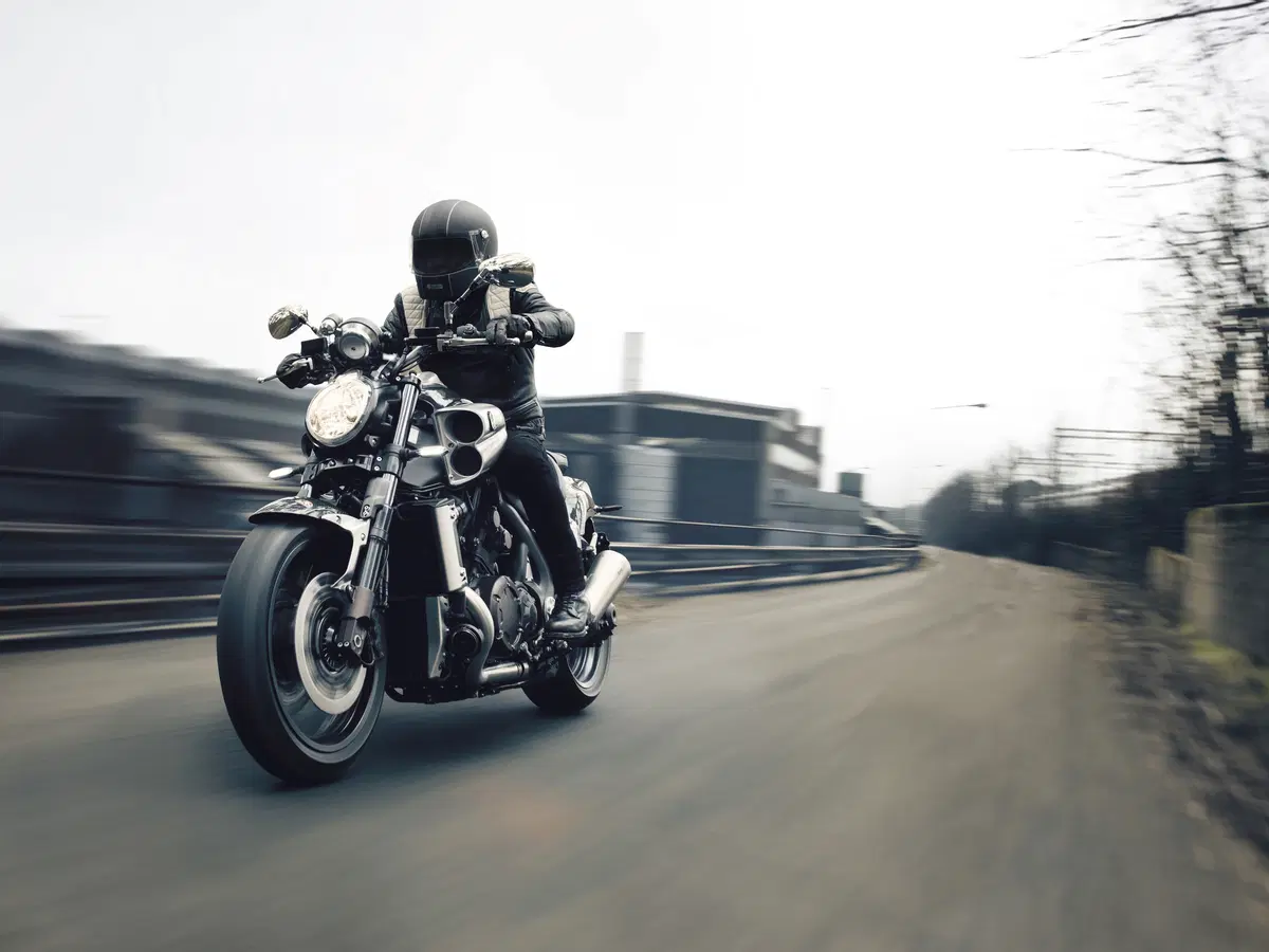 Yamaha VMAX Carbon 2015 (3)