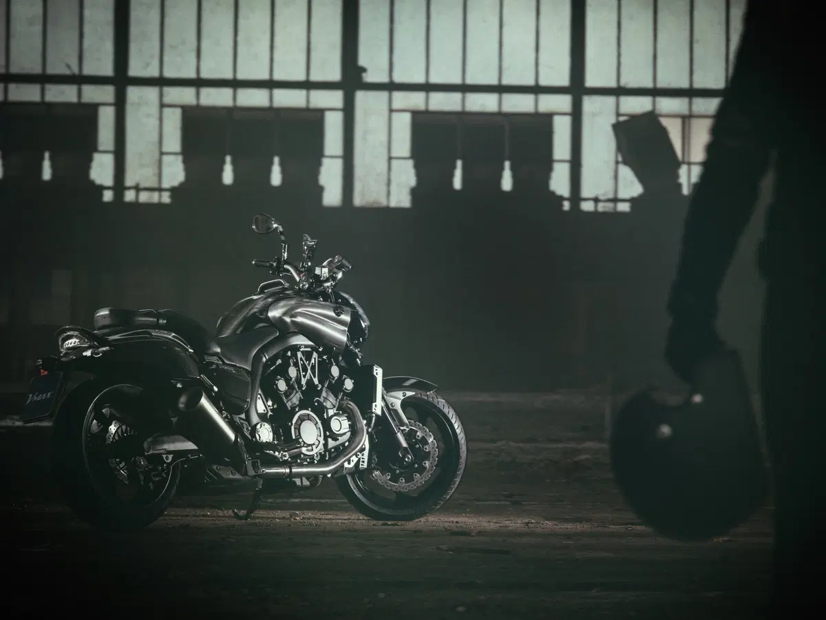 Yamaha VMAX Carbon 2015 (7)
