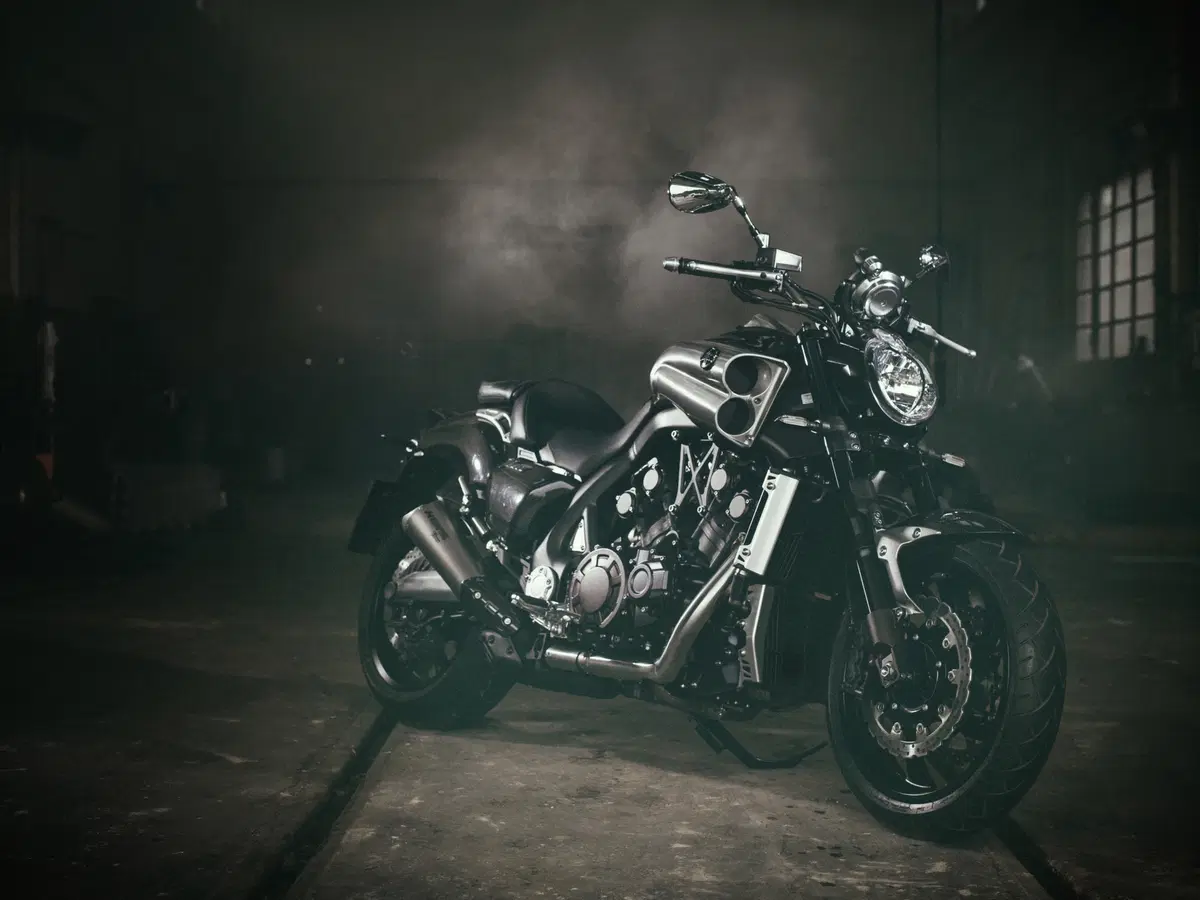Yamaha VMAX Carbon 2015 (8)