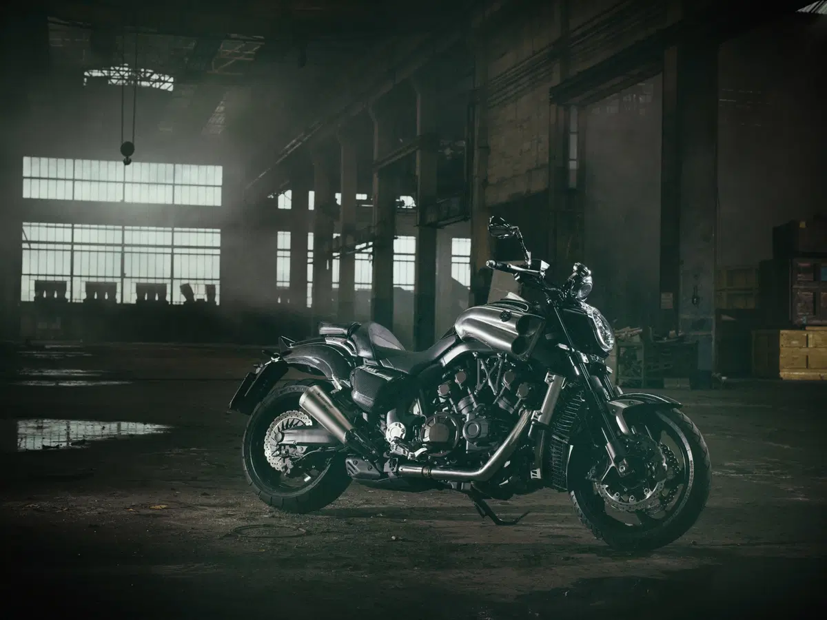 Yamaha VMAX Carbon 2015 (9)