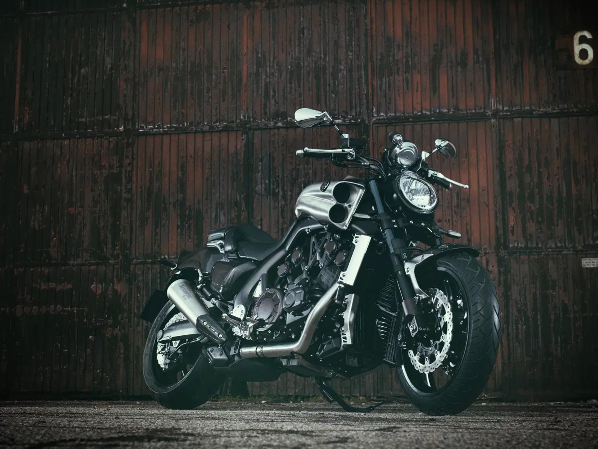 Yamaha VMAX Carbon 2015 (10)