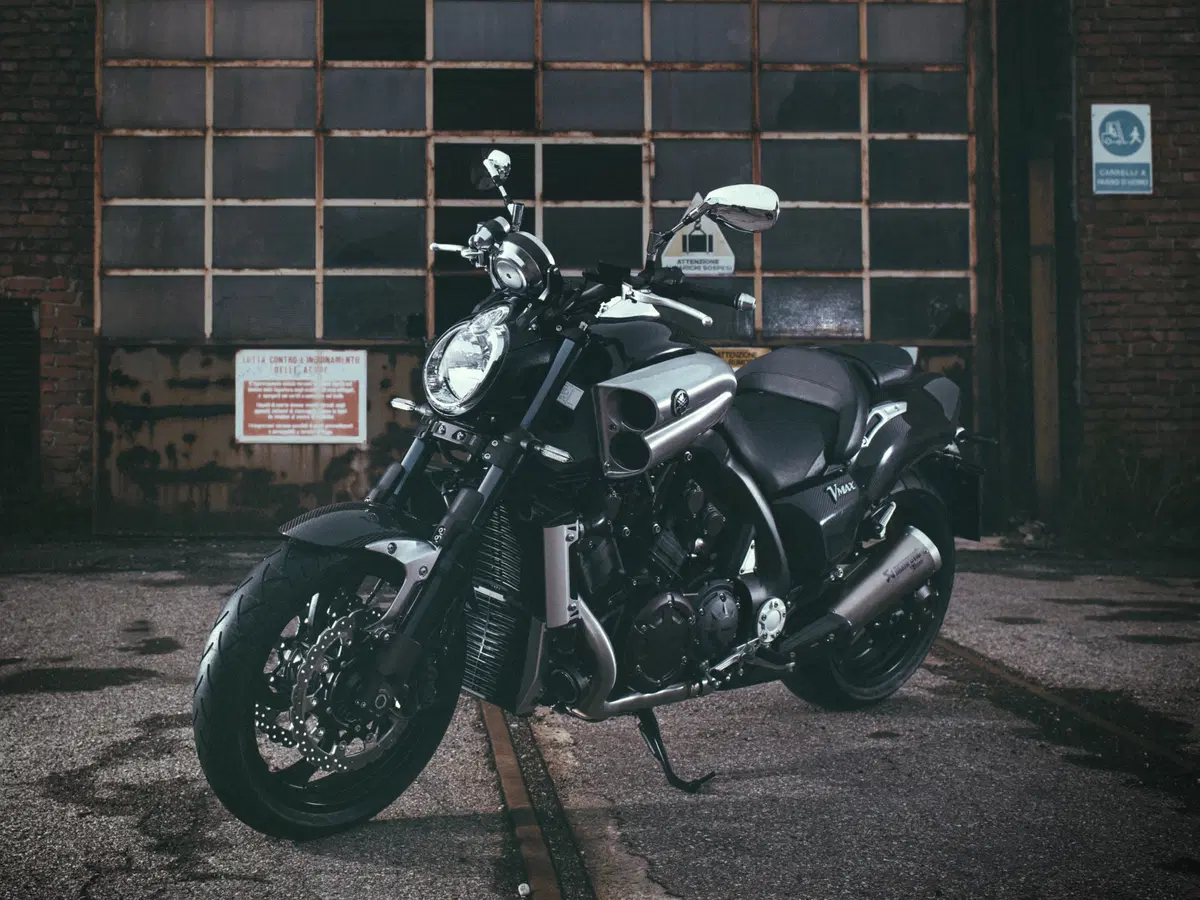 Yamaha VMAX Carbon 2015 (11)