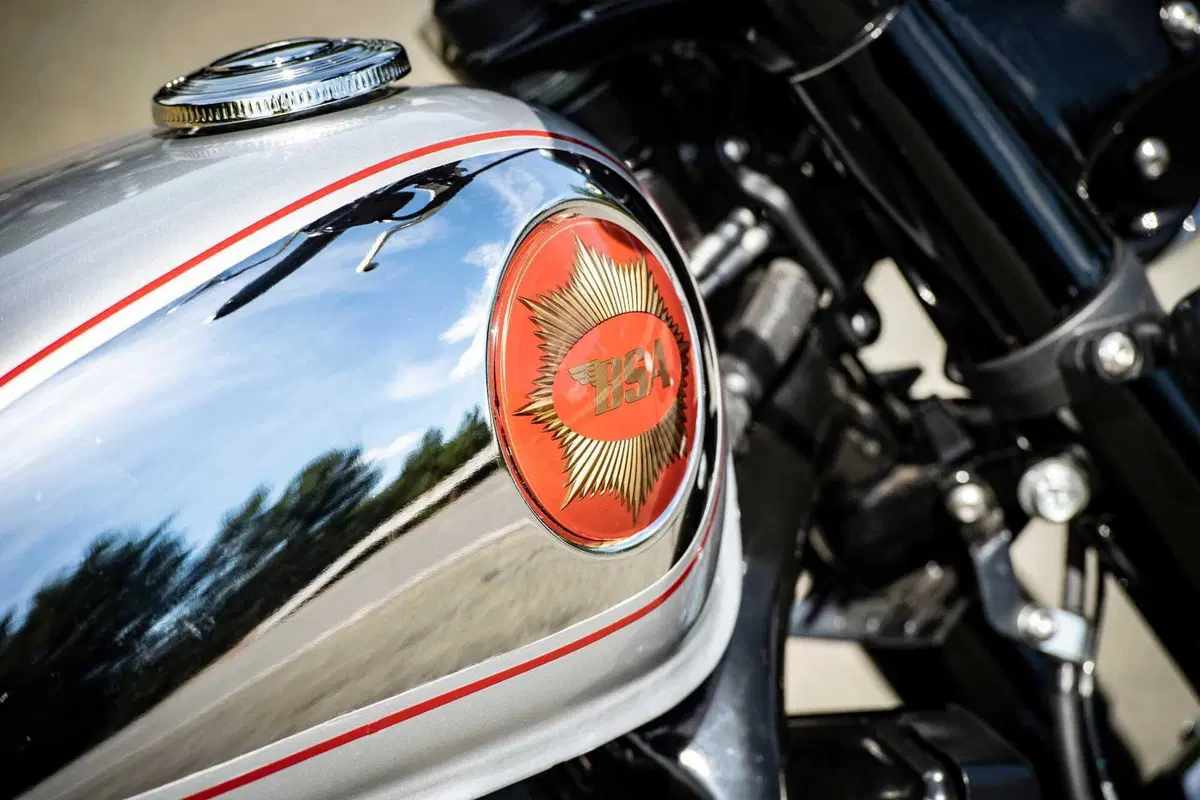 BSA Gold Star 650 TEST: torna la leggenda (2)