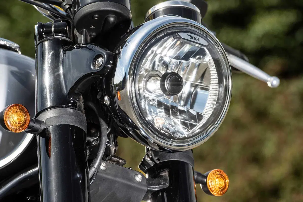 BSA Gold Star 650 TEST: torna la leggenda (4)