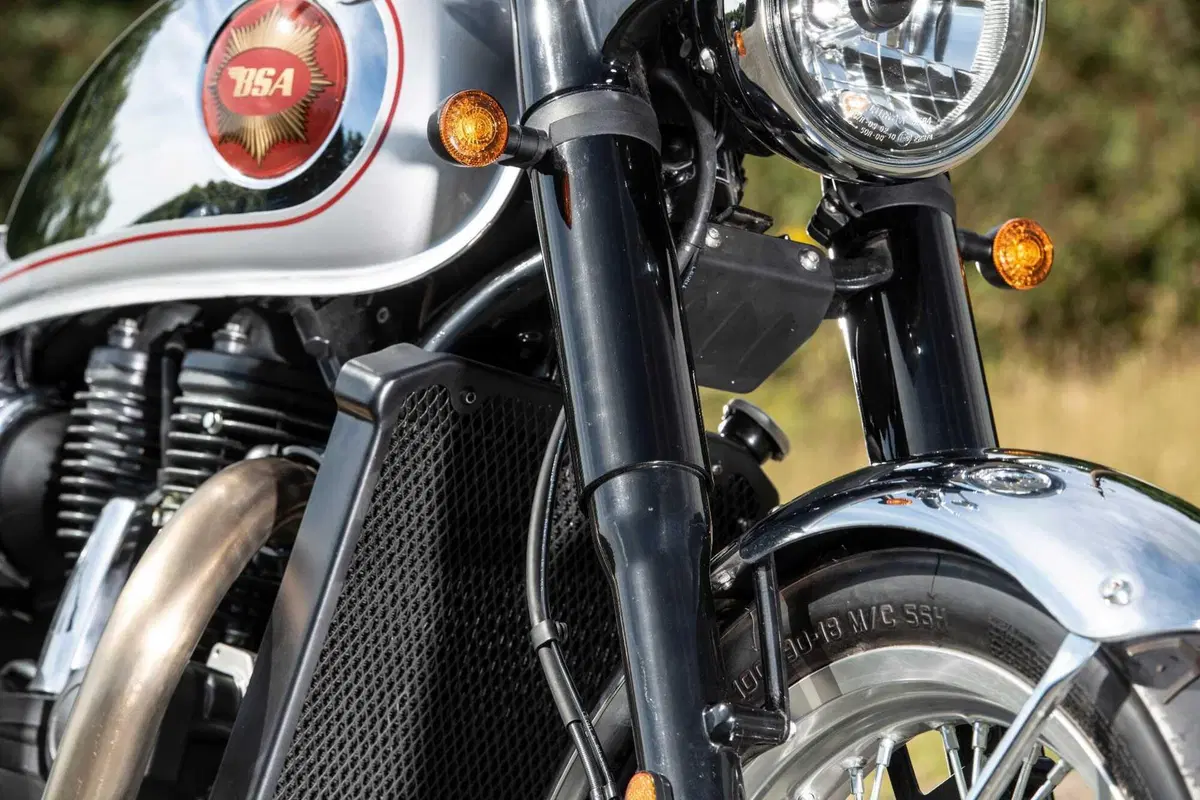 BSA Gold Star 650 TEST: torna la leggenda (5)