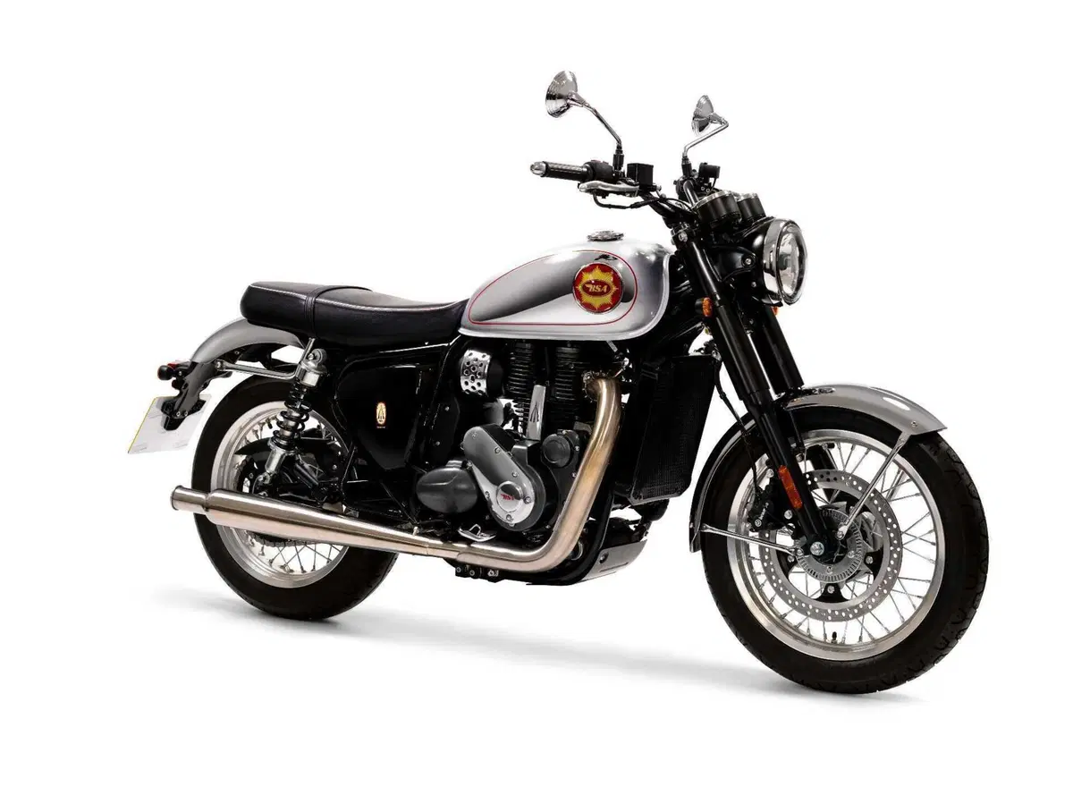 BSA Gold Star 650 TEST: torna la leggenda (8)