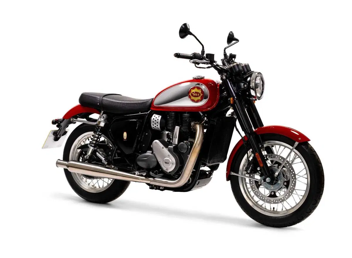 BSA Gold Star 650 TEST: torna la leggenda (9)