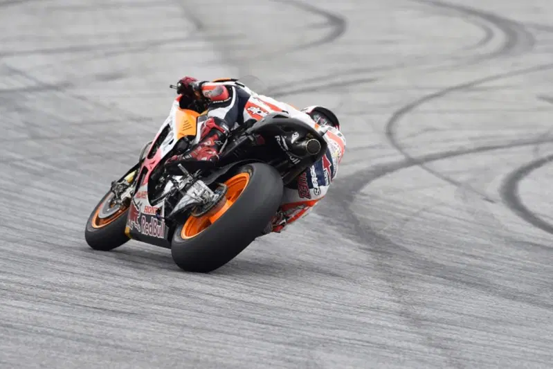 Marc Marquez impegnato nei test a Sepang