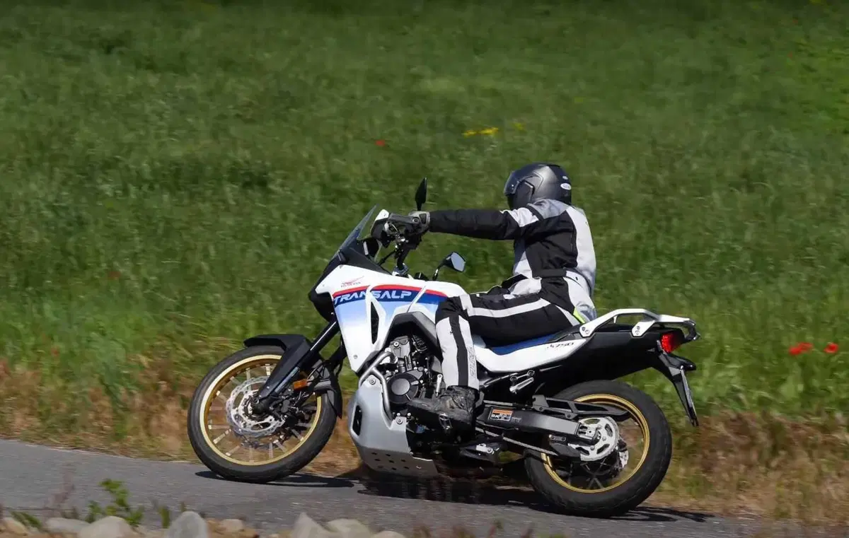 Gallery Honda Transalp 750 (3)