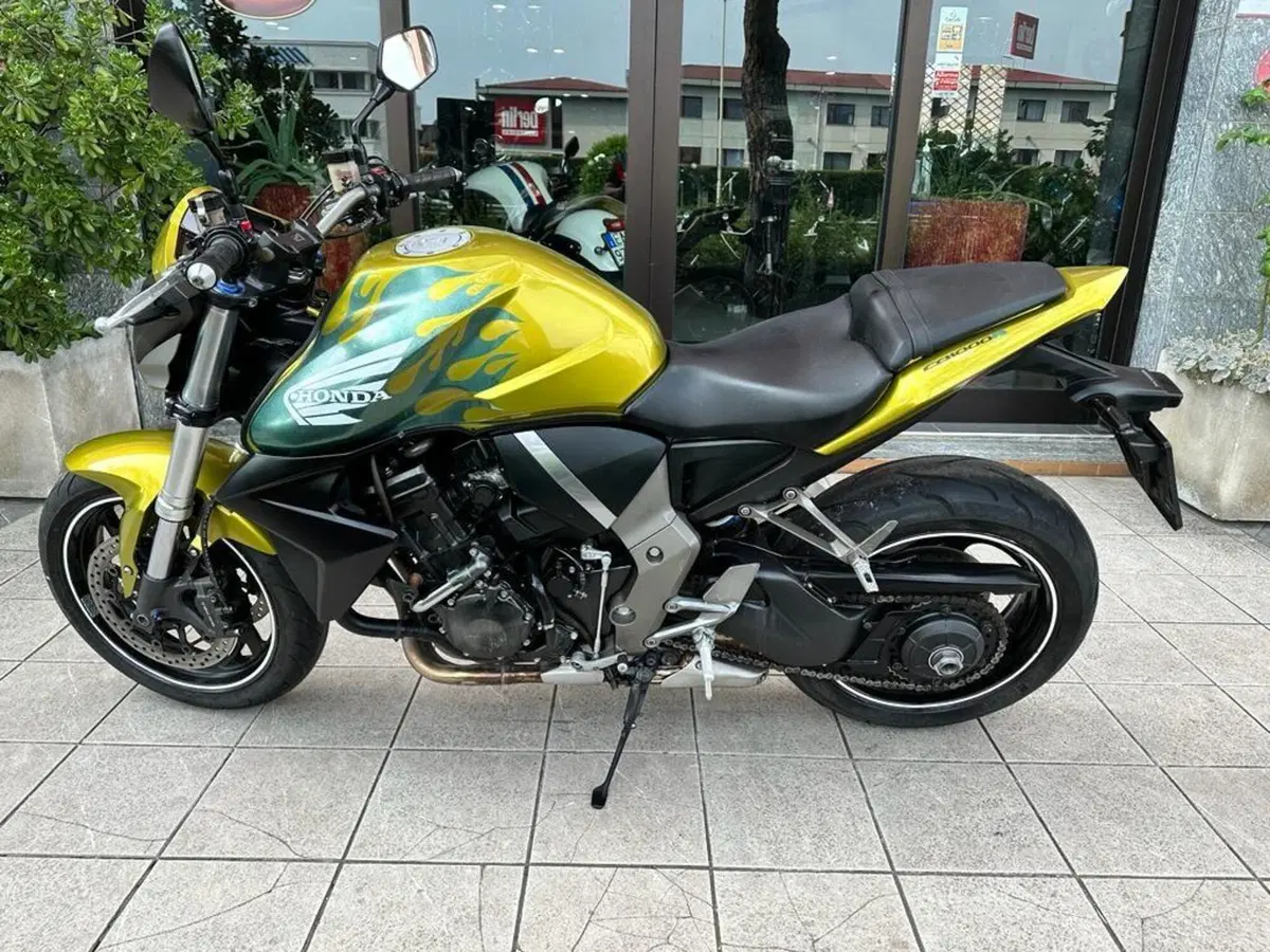 Honda CB 1000 R (2008 - 10) (2)