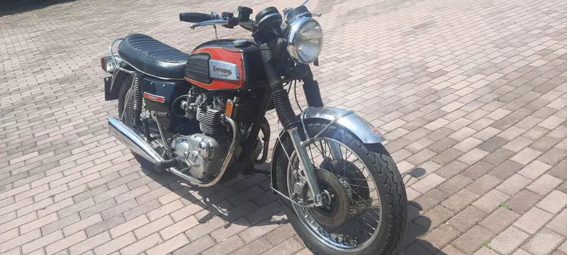 Triumph Trident t150v (2)
