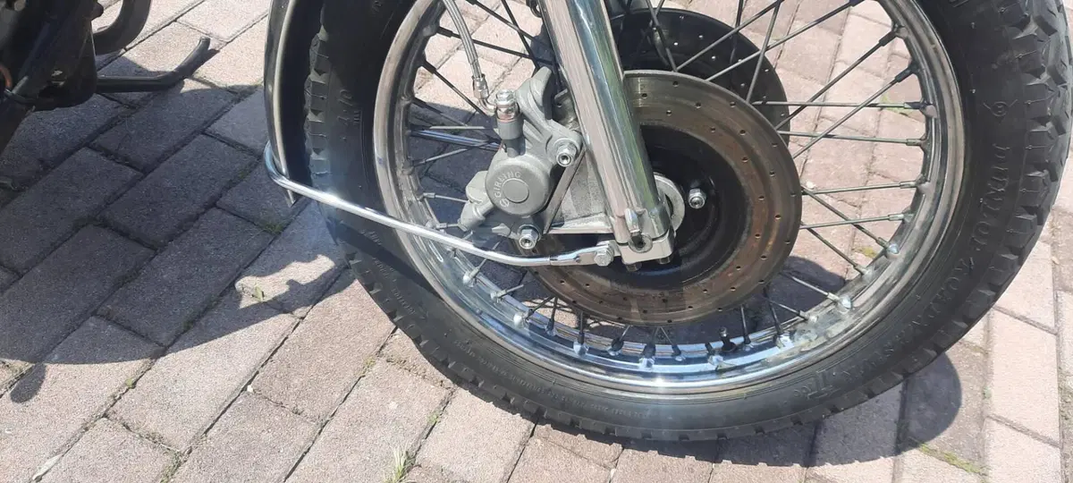 Triumph Trident t150v (5)