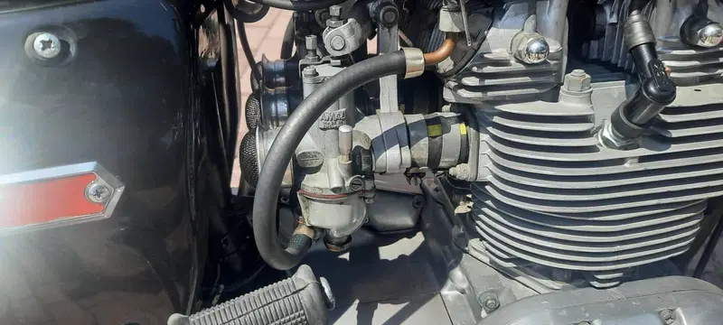 Triumph Trident t150v (6)