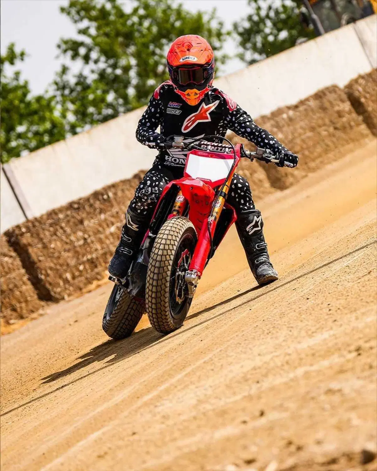 MotoGP. Guardate Marc Marquez che da spettacolo nel flat track [VIDEO E GALLERY] (5)