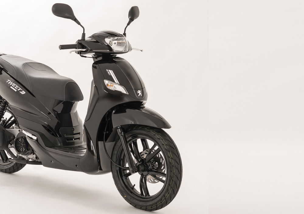 Peugeot Tweet 125 Double Black (2016) (3)