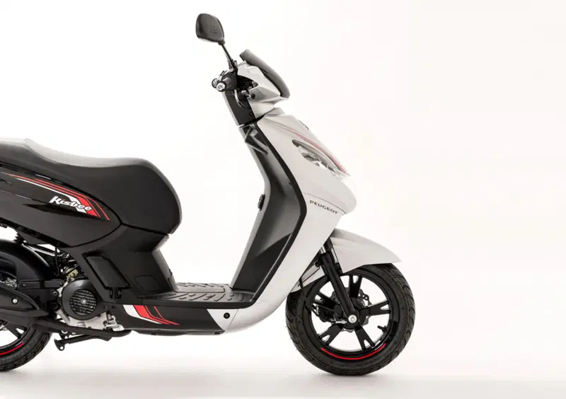 Peugeot Kisbee 50 2T Kisbee 50 2T Sport Line (2016 - 17) (2)