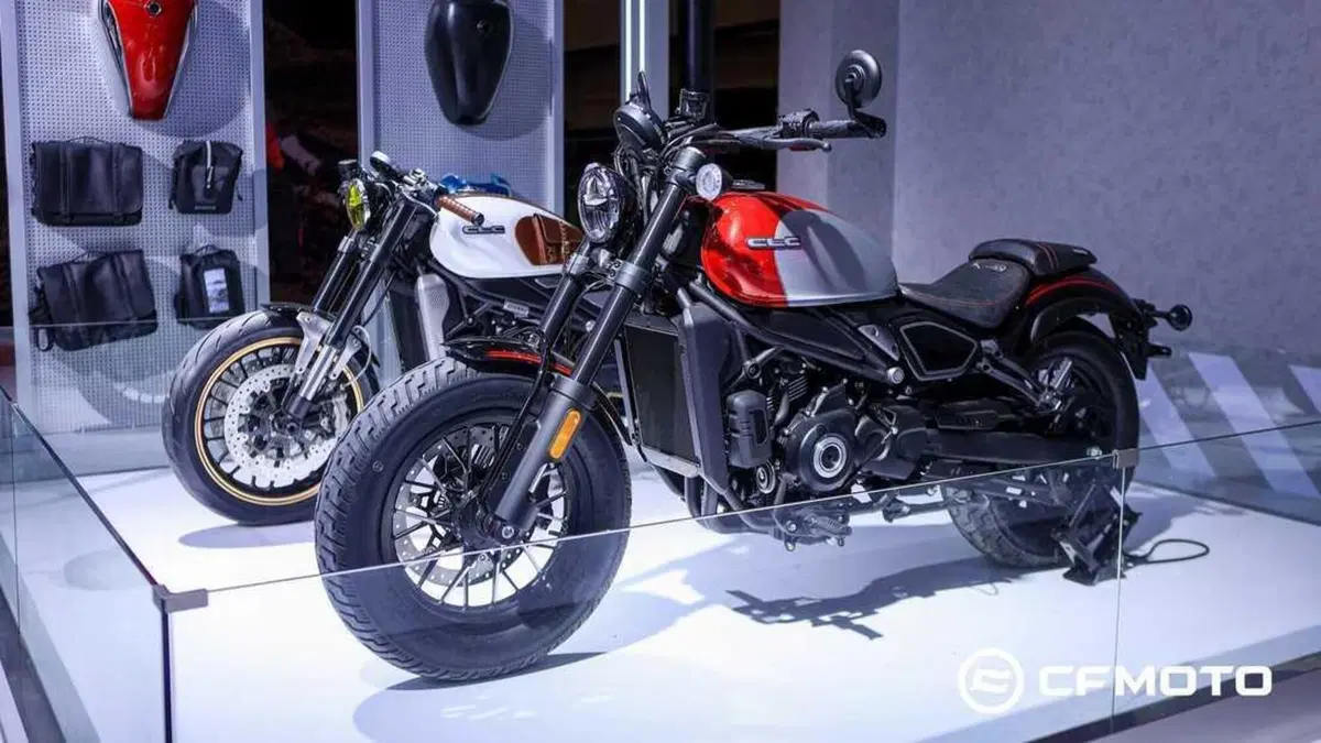 Un altro bobber 400 dalla Cina. Questa volta è di CFMoto