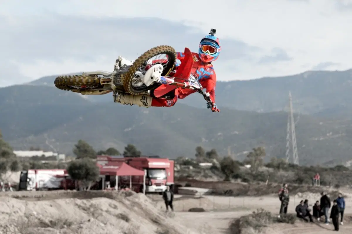 Honda, le CRF di Paulin e Bobryshev in livrea 2015 (2)