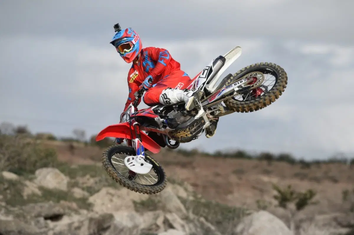 Honda, le CRF di Paulin e Bobryshev in livrea 2015 (3)