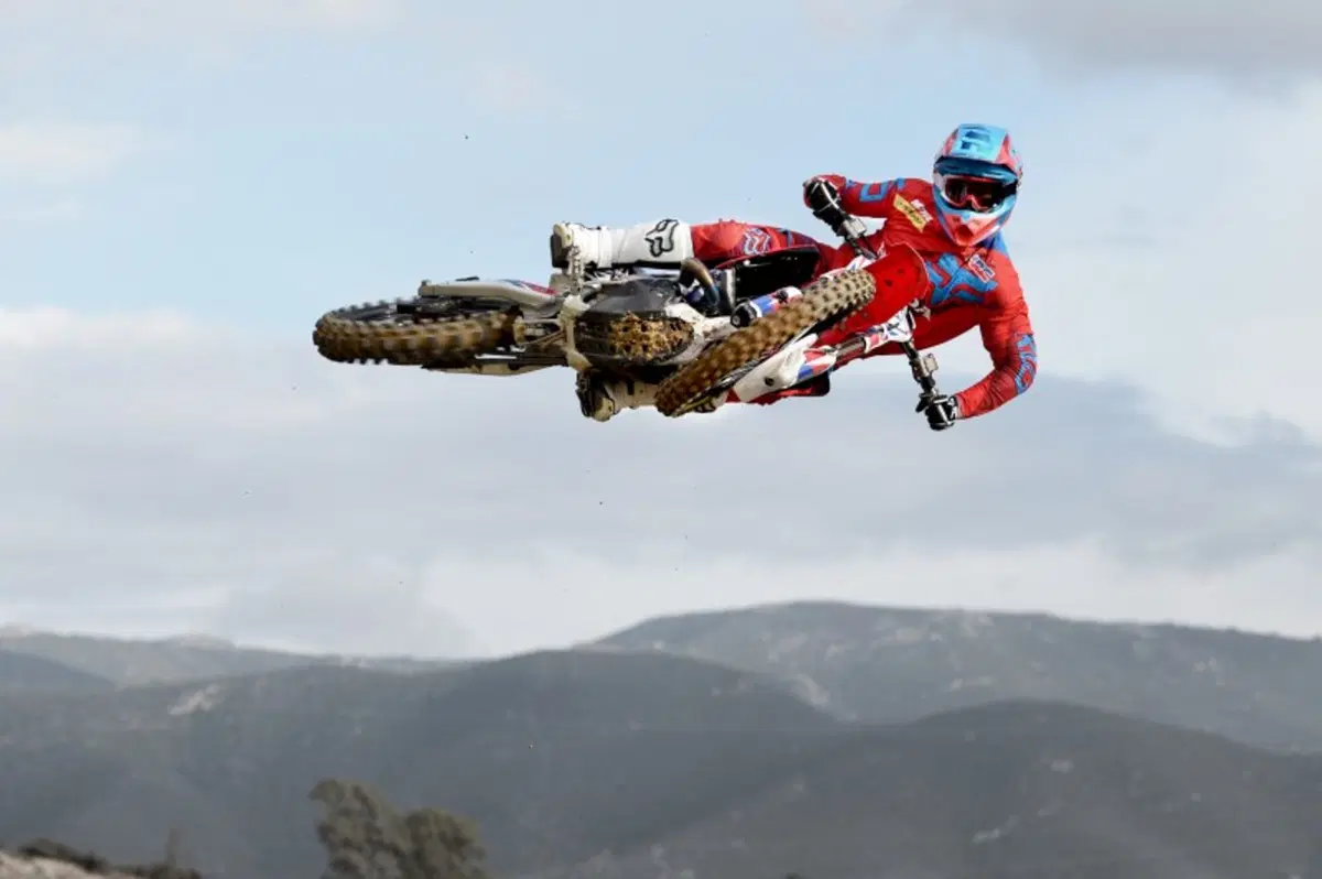 Honda, le CRF di Paulin e Bobryshev in livrea 2015 (6)
