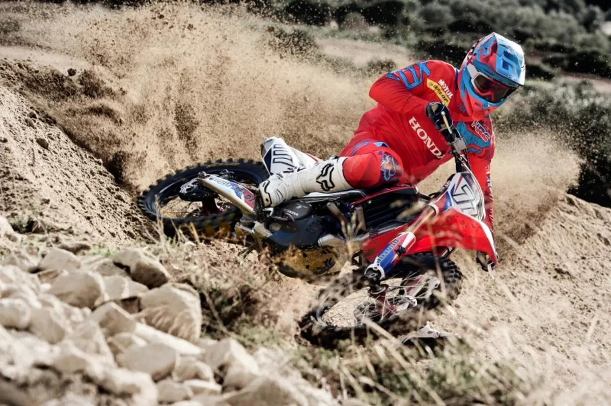 Honda, le CRF di Paulin e Bobryshev in livrea 2015 (8)