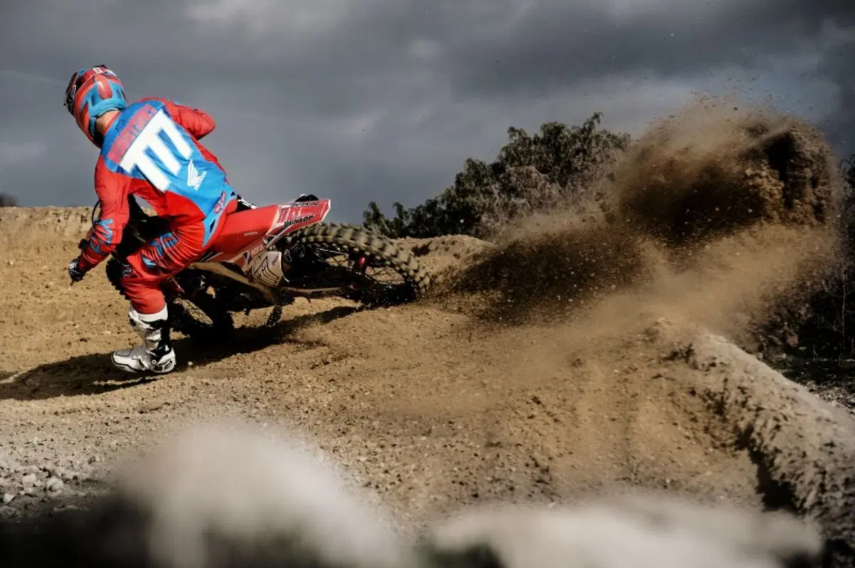 Honda, le CRF di Paulin e Bobryshev in livrea 2015 (9)