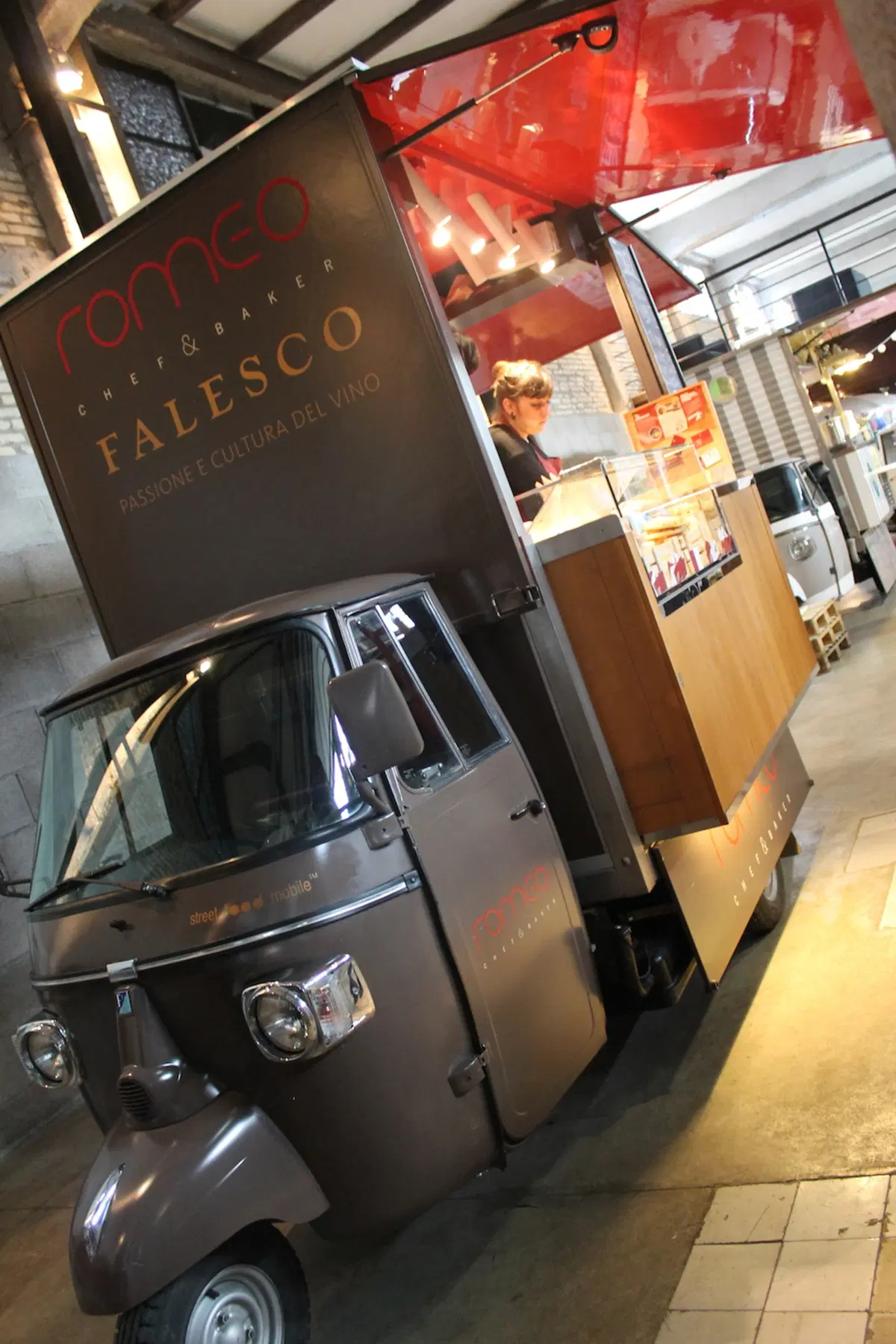“Be(e) Happy Fest” a Roma, il cibo di strada sulle Apecar (8)