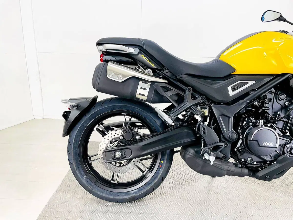 Voge Trofeo 350AC (2022 - 26) (6)