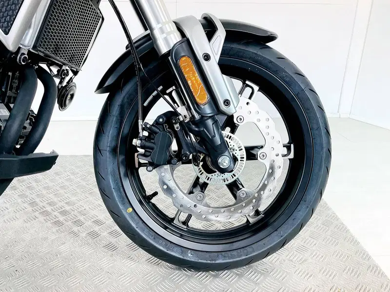 Voge Trofeo 350AC (2022 - 26) (11)