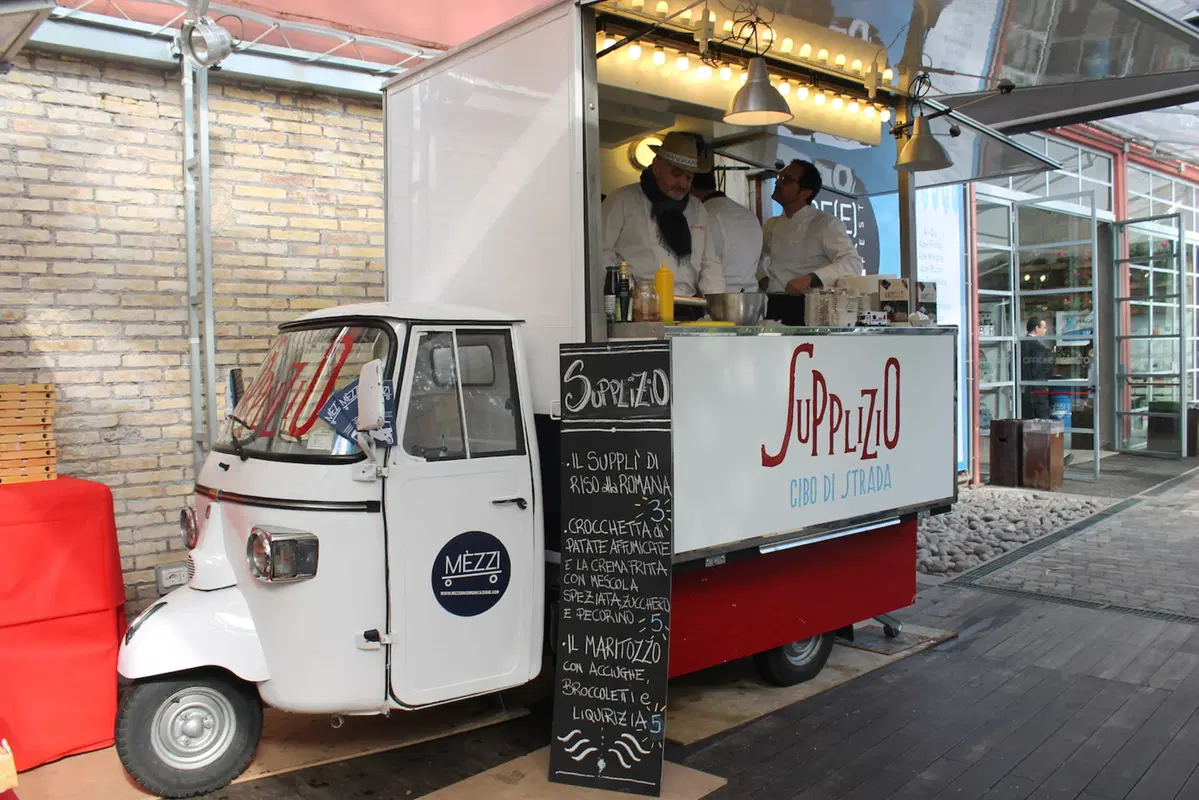 “Be(e) Happy Fest” a Roma, il cibo di strada sulle Apecar (17)