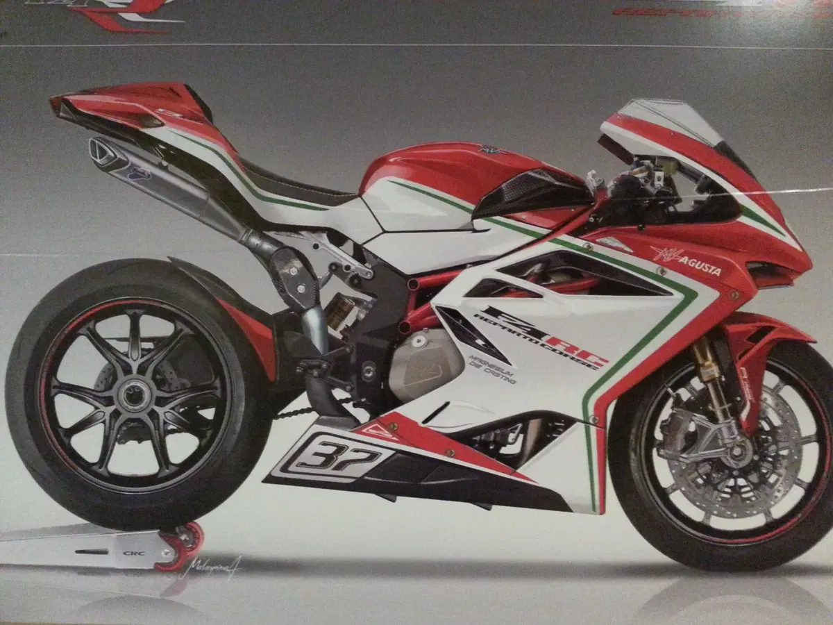 MV Agusta F4 RC Reparto Corse, dati e prezzo (2)