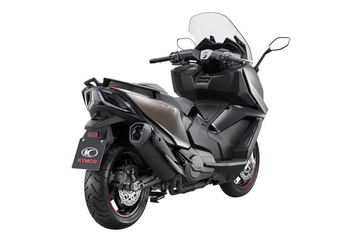 Kymco AK 550 TEST: adesso è Premium!