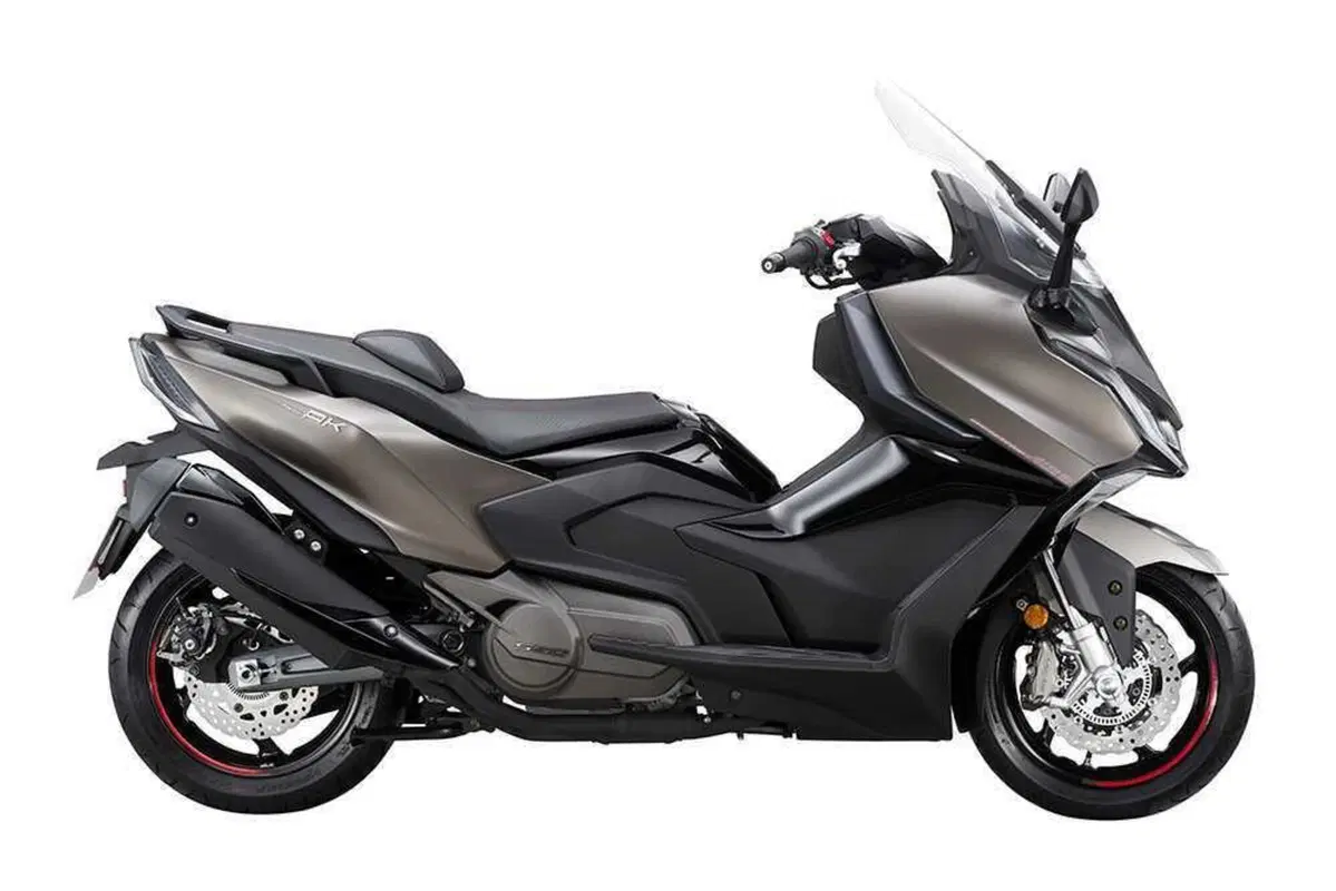 Kymco AK 550 TEST: adesso è Premium! (2)