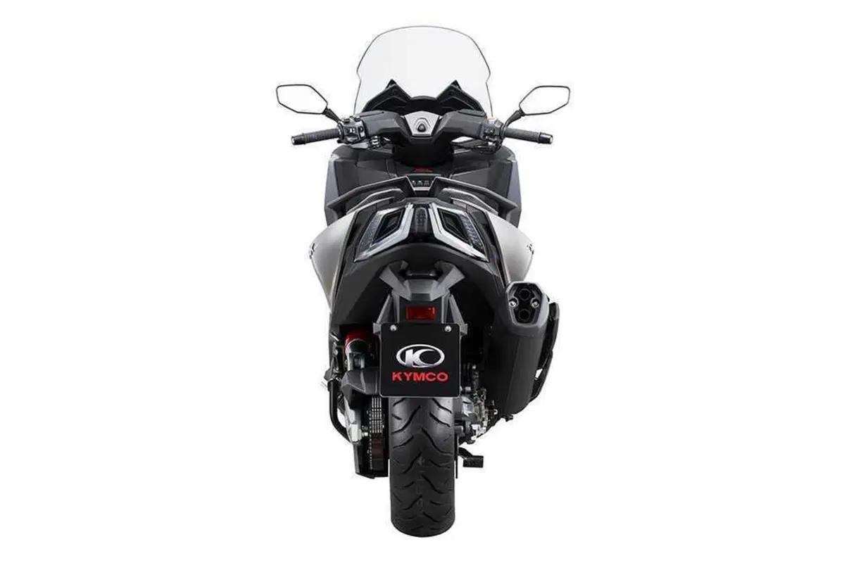 Kymco AK 550 TEST: adesso è Premium! (9)