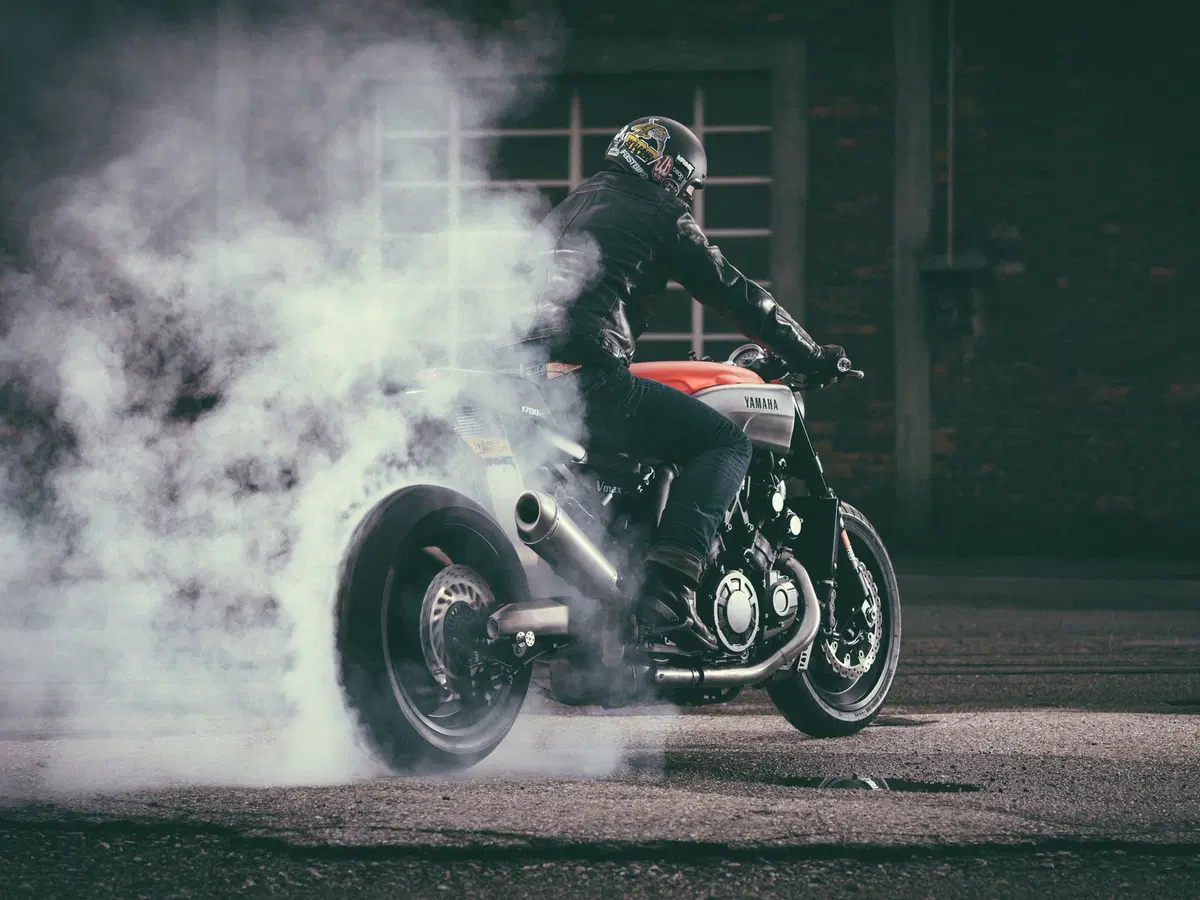 Yamaha VMAX Infrared by JvB-Moto (4)