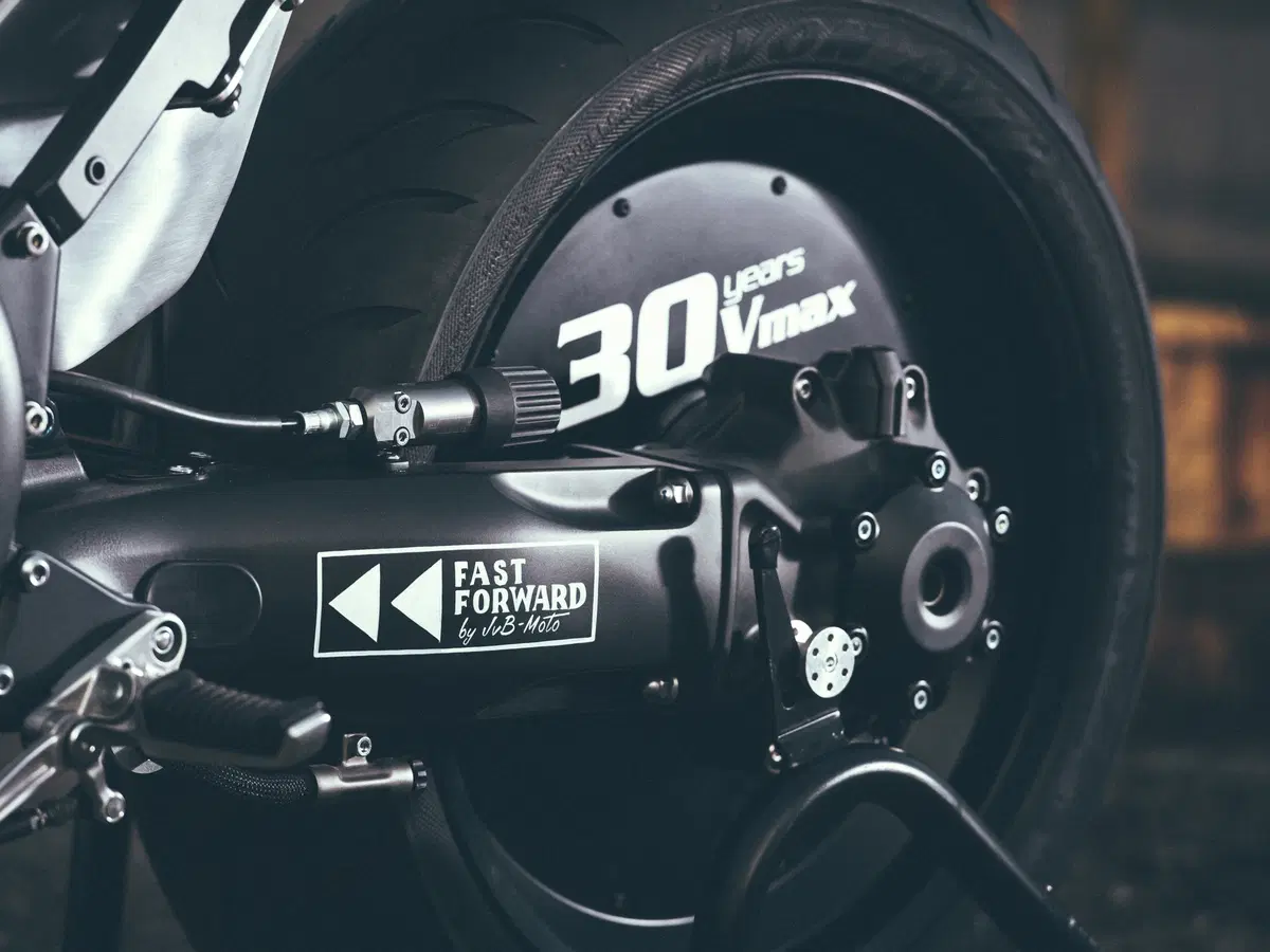 Yamaha VMAX Infrared by JvB-Moto (14)