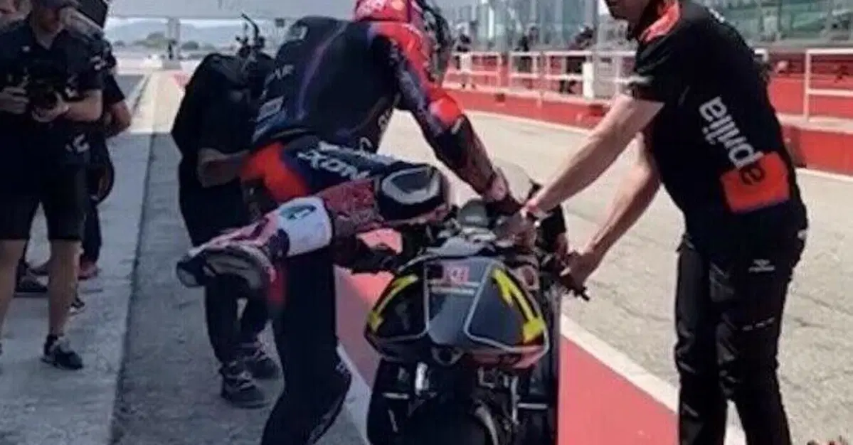 [VIDEO] MotoGP. Aleix Espargaro in sella all'Aprilia RS250 di Max Biaggi, che sound il due tempi!