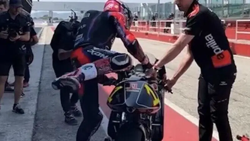 [VIDEO] MotoGP. Aleix Espargaro in sella all'Aprilia RS250 di Max Biaggi, che sound il due tempi!