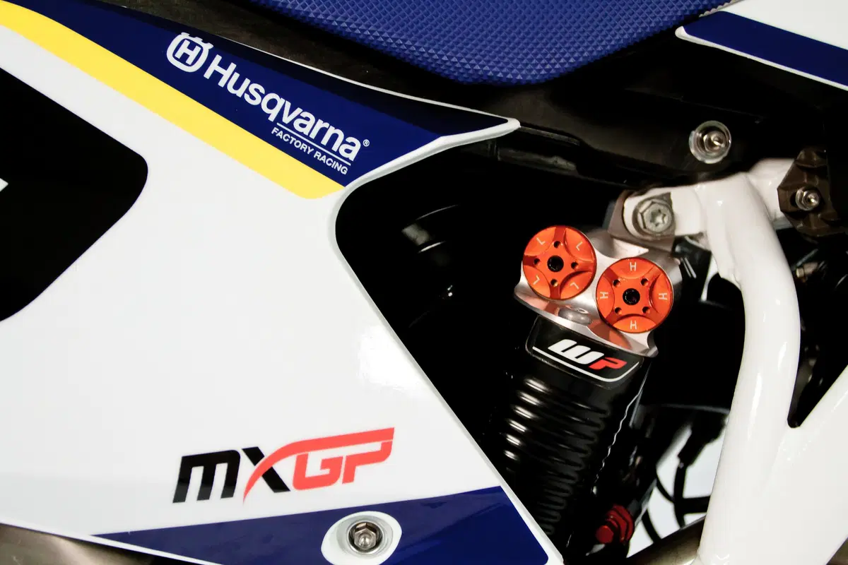 Le Husqvarna ufficiali in livrea 2015 (16)