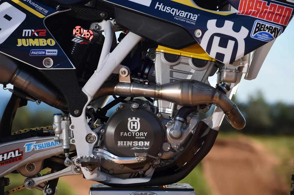 Le Husqvarna ufficiali in livrea 2015 (29)