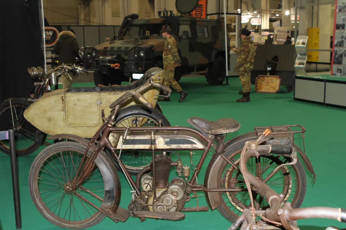 Automotoretrò Torino, stranezze a due ruote (6)