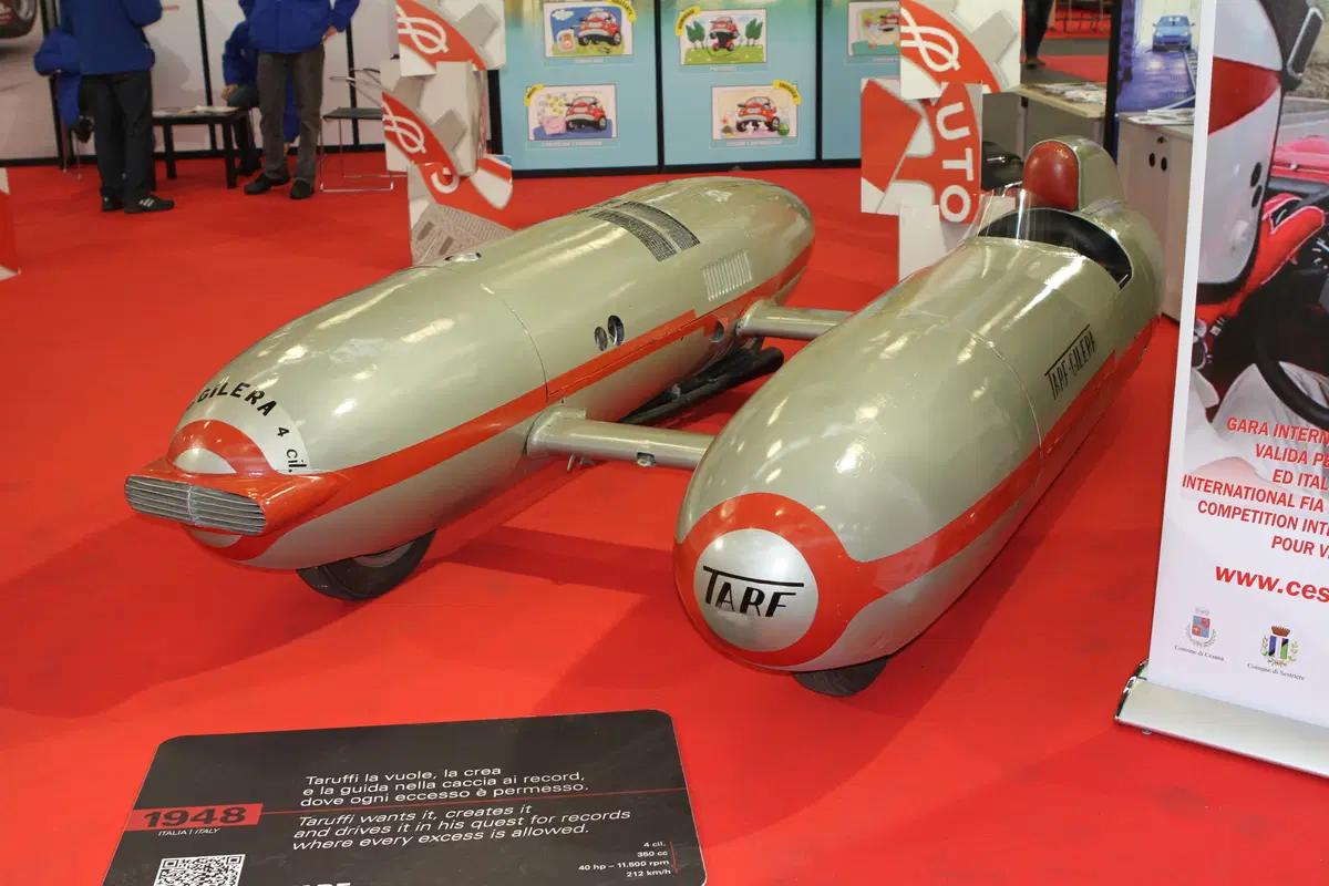 Automotoretrò Torino, stranezze a due ruote (8)